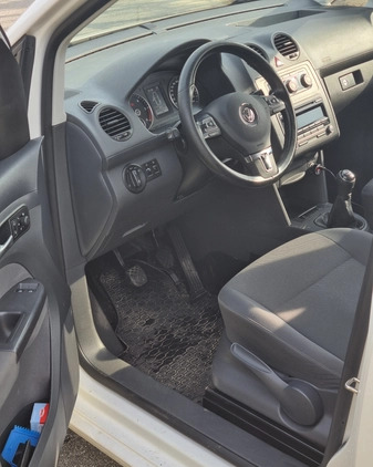 Volkswagen Caddy cena 42900 przebieg: 186000, rok produkcji 2015 z Żmigród małe 154